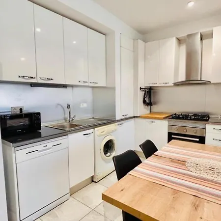 Mestral Port Apartment *